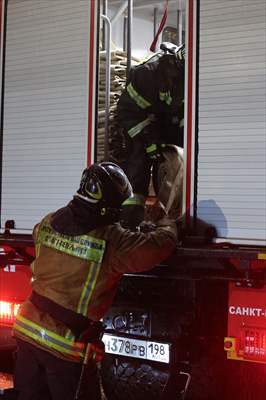 Rusya'nın St. Petersburg kentinde pazar yerinde yangın çıktı