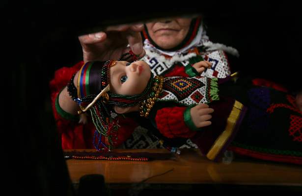 Damal’da 50 yıllık emekle yaşatılan Damal bebekleri, kültürü geleceğe taşıyor