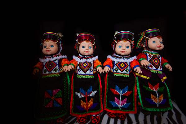 Damal’da 50 yıllık emekle yaşatılan Damal bebekleri, kültürü geleceğe taşıyor