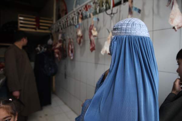 Daily life in Jowzjan as residents flock to bazaar