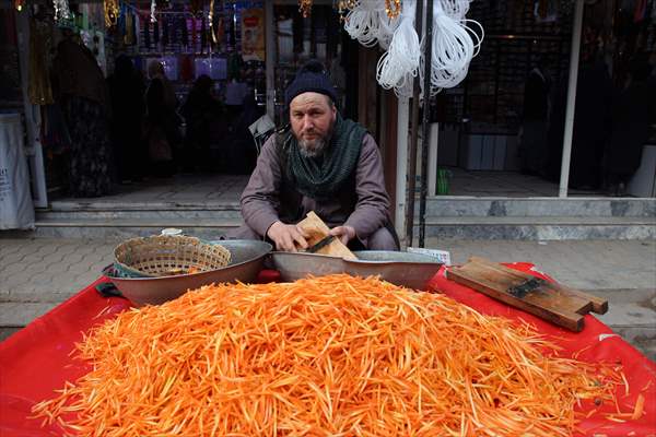 Daily life in Jowzjan as residents flock to bazaar