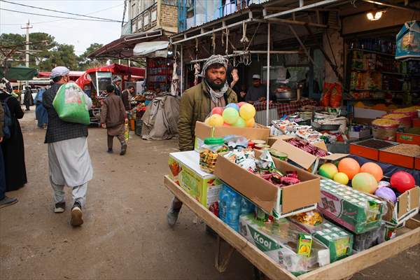 Daily life in Jowzjan as residents flock to bazaar