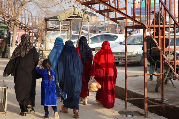 Daily life in Jowzjan as residents flock to bazaar