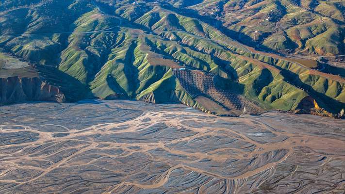 Şiro Çayı eriyen kar sularını Fırat Nehri’ne taşıyor