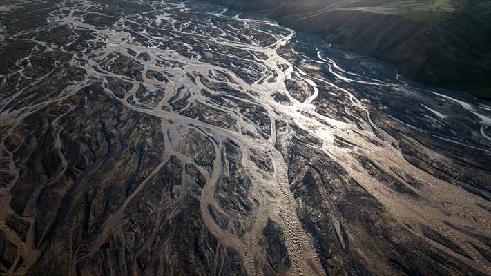 Şiro Çayı eriyen kar sularını Fırat Nehri’ne taşıyor