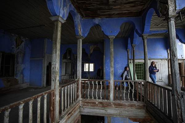 Arpaz Kulesi zamana direniyor