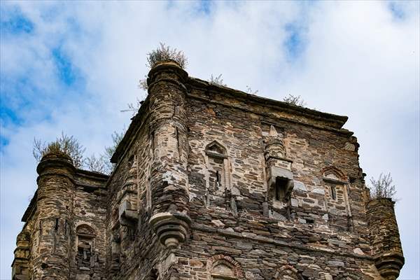 Arpaz Kulesi zamana direniyor