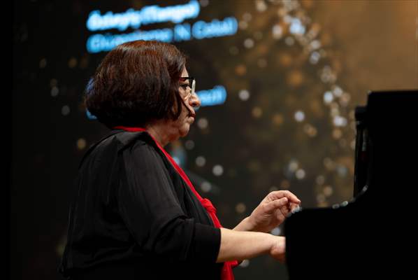 'Ankara Üniversitesi Ödülleri' sahiplerini buldu