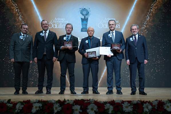 'Ankara Üniversitesi Ödülleri' sahiplerini buldu