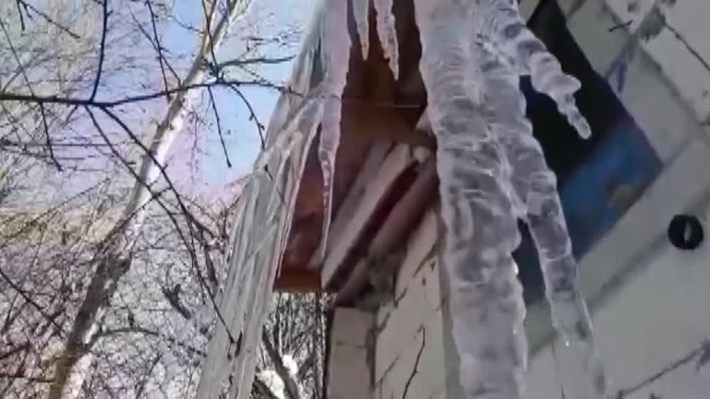 BOLU - Aşırı soğuk yüzünden çeşmeler dondu, Yeniçağa Gölü buz tuttu