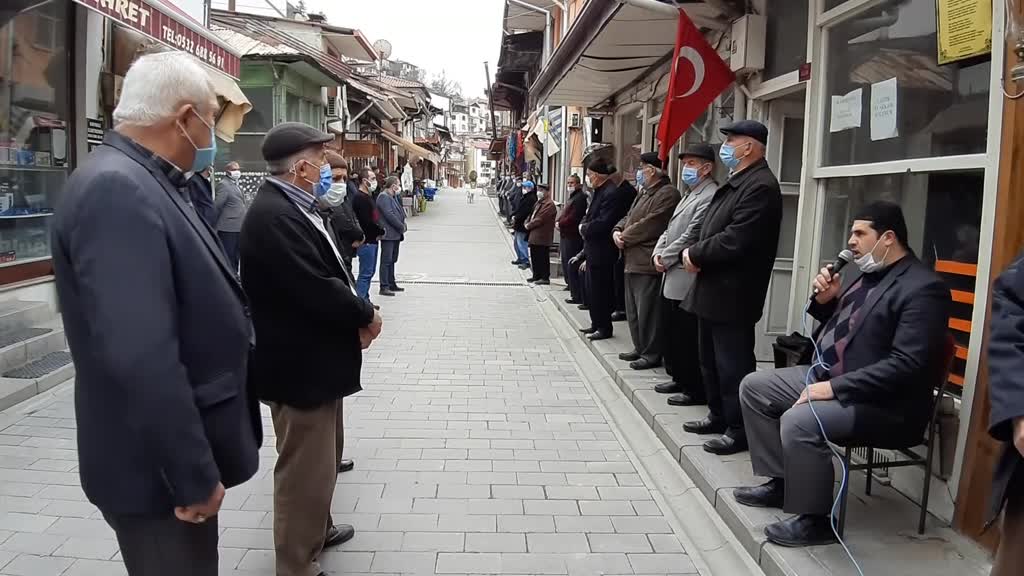 BOLU - 7 asırdır her cuma yapılan esnaf duası geleneği sürdürülüyor