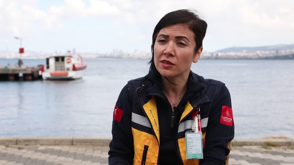 İSTANBUL - Adalar'dan ana karaya yaşam köprüsü: 112 deniz ambulansları (3)