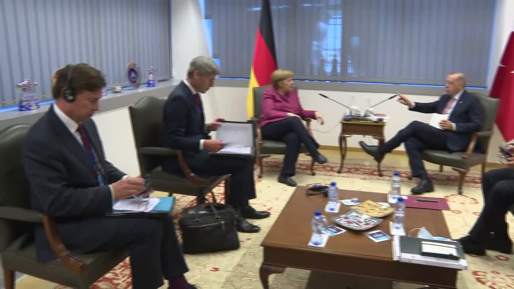 Turkish president Erdogan meets German chancellor Merkel at NATO summit