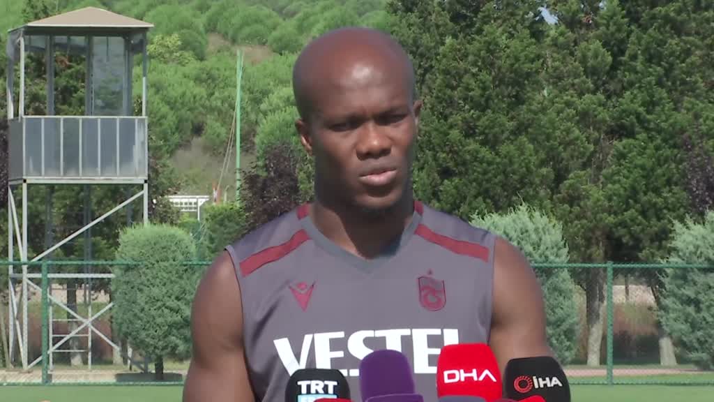İSTANBUL - Trabzonsporlu futbolcu Nwakaeme: ''Türkiye'de ve Trabzonspor'da olmaktan mutluyum''
