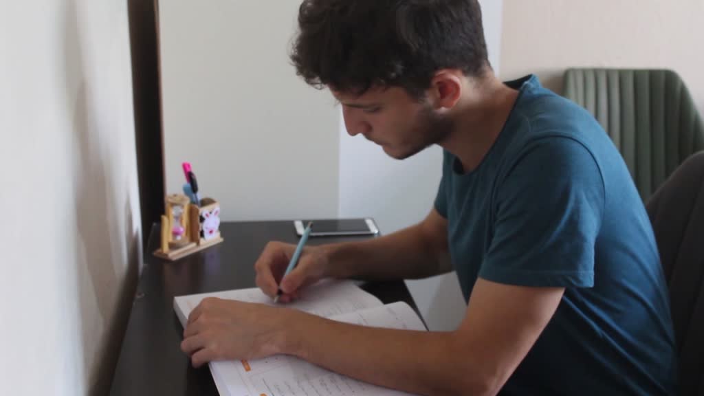 BURSA - YKS'de YDT Rusça Türkiye birincisi tıp fakültesi öğrencisi Dursun, başarısını değerlendirdi