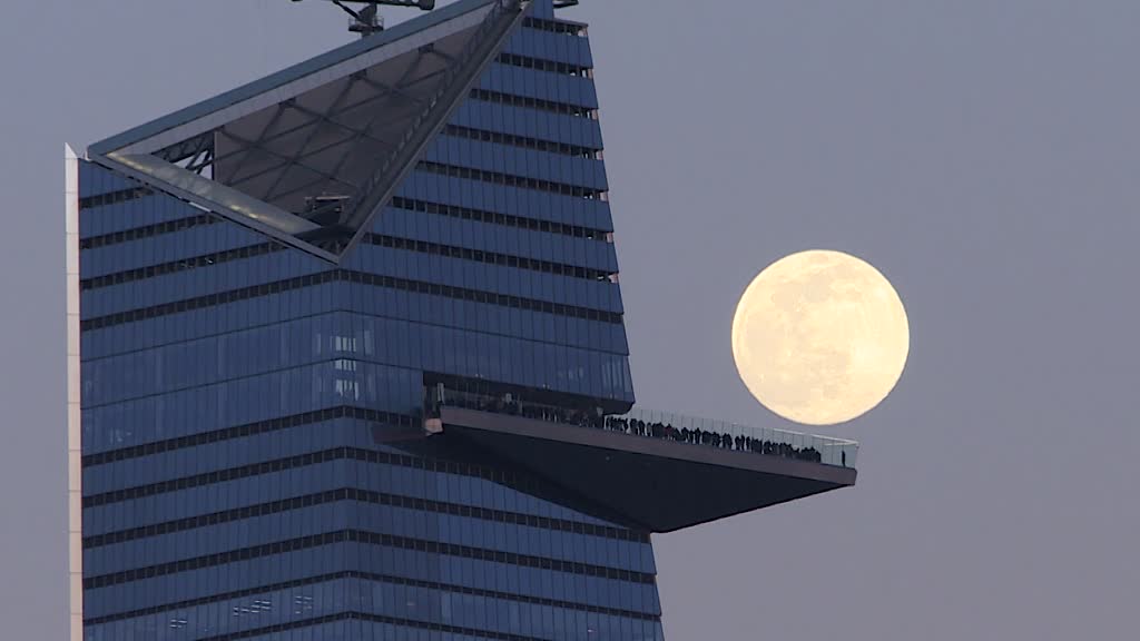 Full Moon In New York Anadolu Images