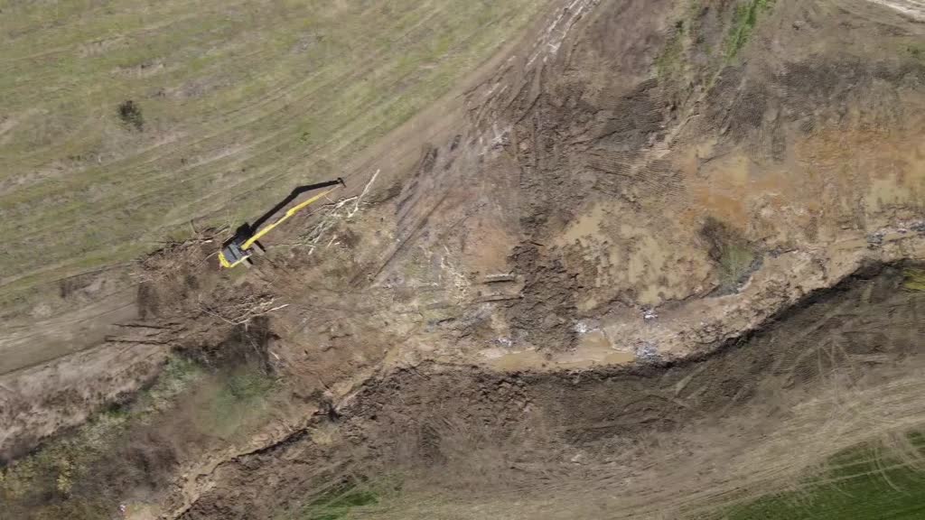 Edirne'de deposundan tarım arazilerine zift yayılan şirketin faaliyetleri durduruldu