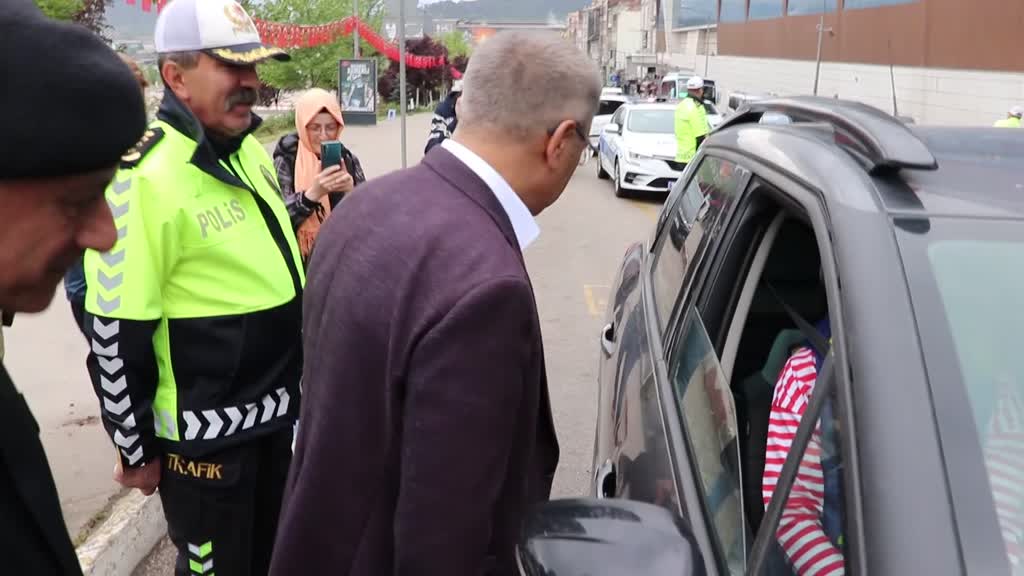 KARABÜK - "Yayalar İçin 5 Adımda Güvenli Trafik" uygulaması yapıldı