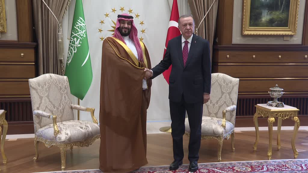 ANKARA - Cumhurbaşkanı Erdoğan, Suudi Arabistan Veliaht Prensi Selman ile bir araya geldi