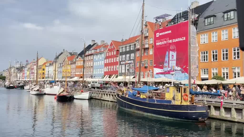 Port city of Copenhagen attracts tourists with historic fabric (2)