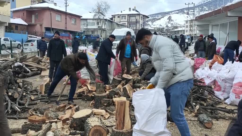 YOZGAT - İç Anadolu'dan deprem bölgelerine yardımlar sürüyor