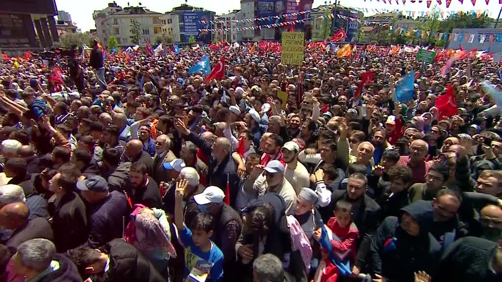 İSTANBUL - Cumhurbaşkanı Erdoğan: "(Teröristlerle) Gizli kapıların arkasında Kılıçdaroğlu bunlarla, terörün bundan sonraki sürecini konuşuyor"