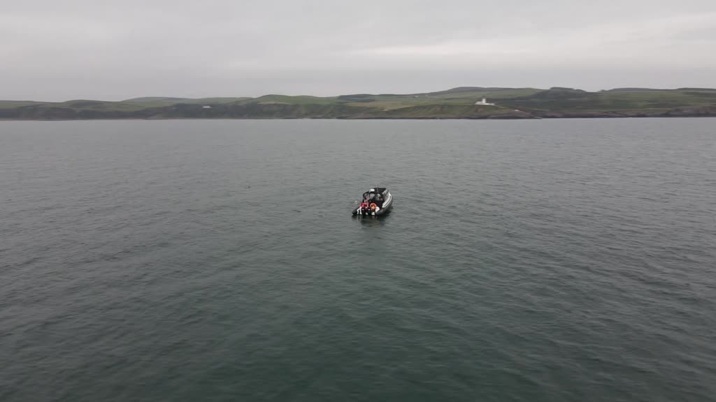 Aysu Turkoglu becomes the first Turkish woman to swim across the North Channel