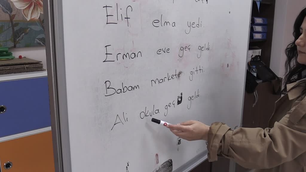 KİLİS - Hayallerinin peşinden giderek ilerleyen yaşlarına rağmen okuma yazma öğrendiler