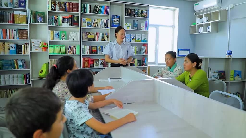 TAŞKENT - Özbekistanlı Navruzova'nın kurduğu köy kütüphanesi, Taşkent'te 109 kütüphanenin açılmasına vesile oldu