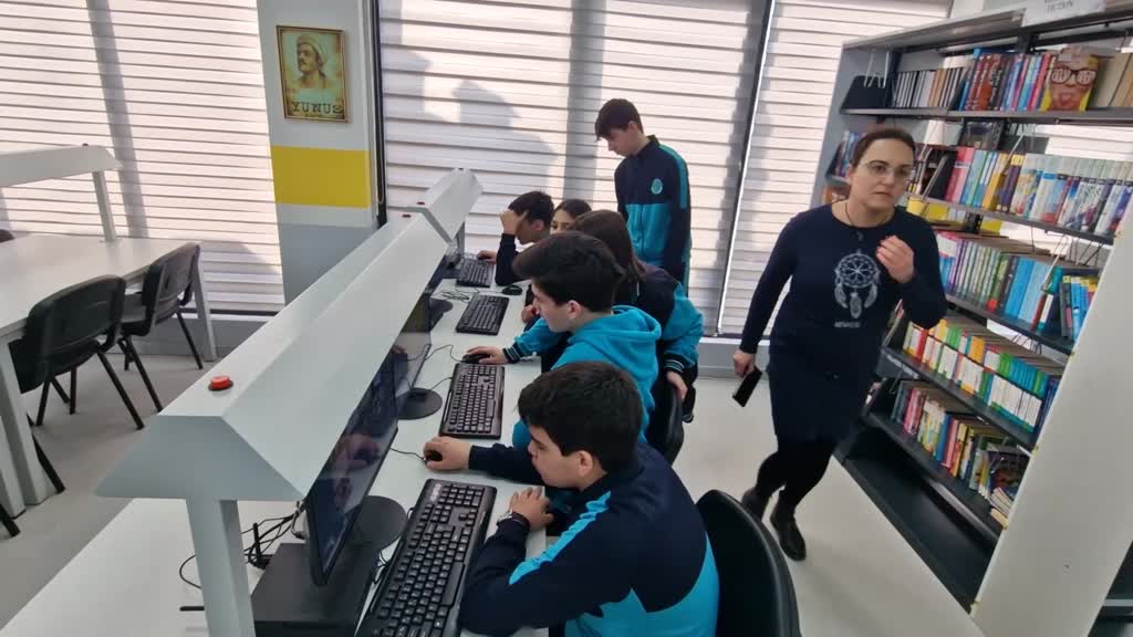 TİFLİS - TMV Gürcistan Uluslararası Maarif Okullarının öğrencileri, AA'nın 'Yılın Kareleri' oylamasına katıldı