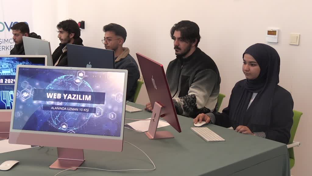 VAN - 'Yapay zeka' için nitelikli insan kaynağı ihtiyacı Van YYÜ'de açılacak programlarla karşılanacak
