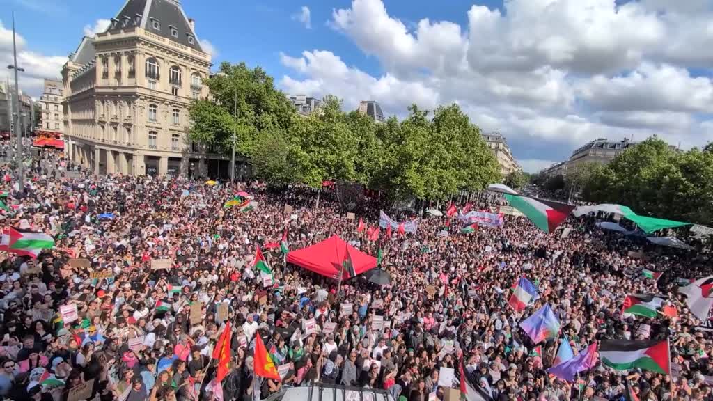 Thousands rally in Paris to protest Israeli attacks on Gaza