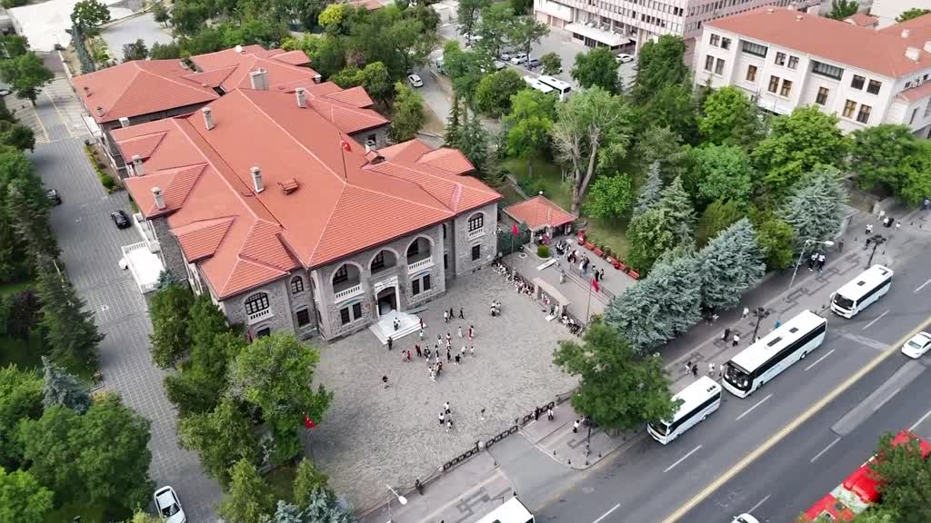 Drone captures stunning aerial views of Ankara's historic Ulus square