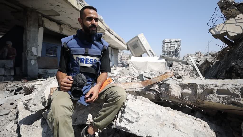 Palestinian journalist in Gaza covers humanitarian crisis while enduring hunger himself