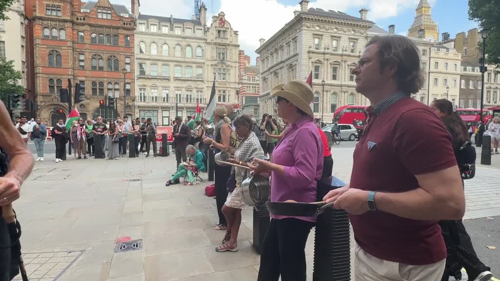 Protesters bang pots outside UK PM's office over Gaza and arms sales to Israel