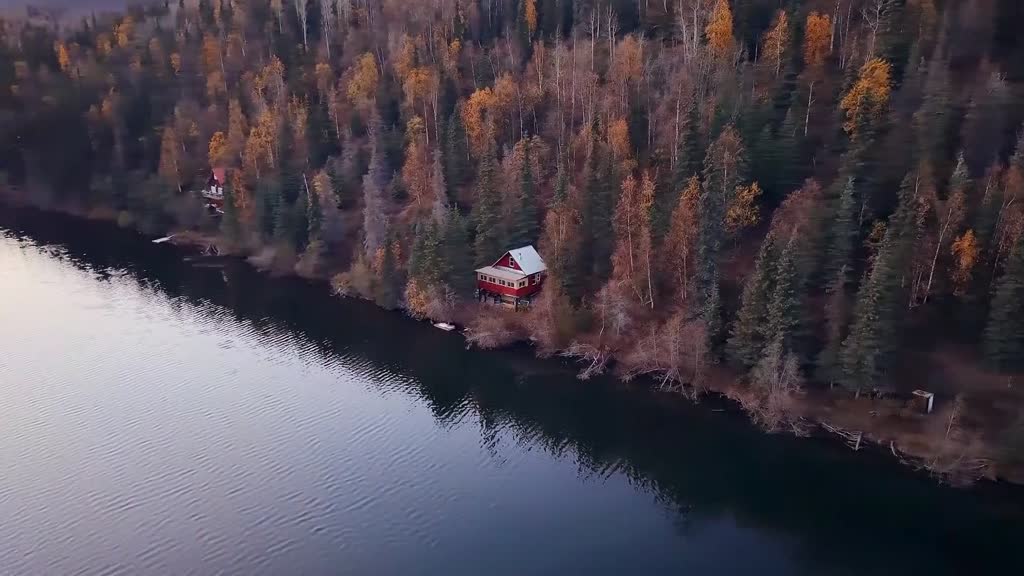 Autumn colors meet snow-capped peaks in Alaska’s stunning seasonal shift