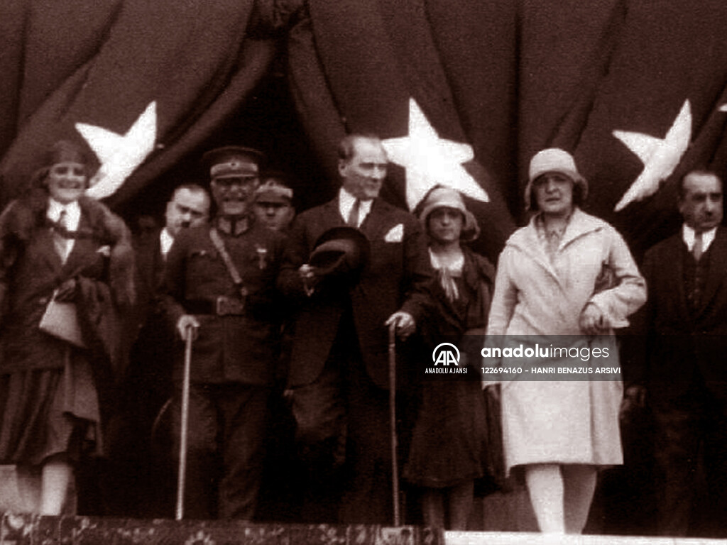 MUSTAFA KEMAL ATATURK, ISTANBUL'DA