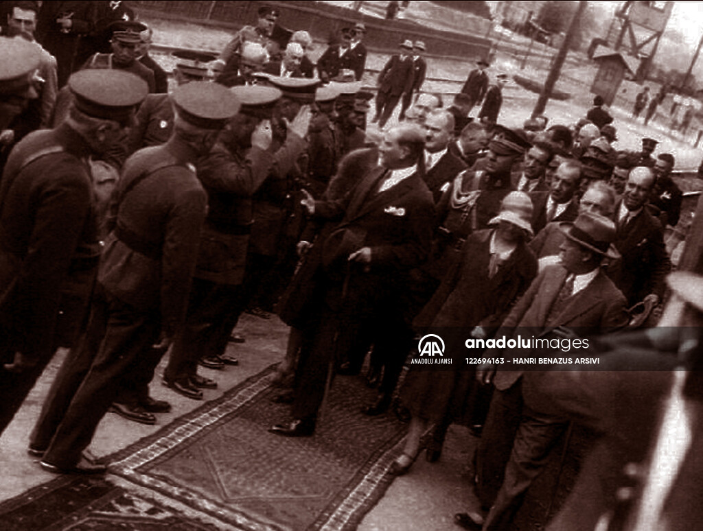 MUSTAFA KEMAL ATATURK, ISTANBUL'DA