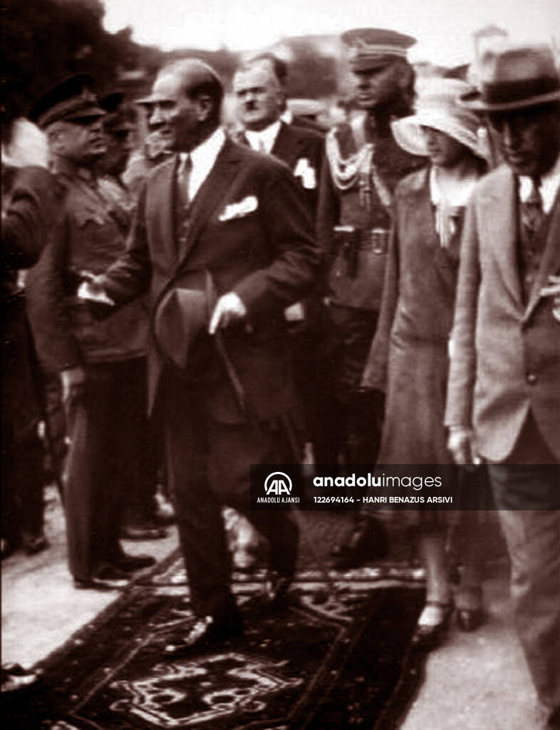 MUSTAFA KEMAL ATATURK, ISTANBUL'DA