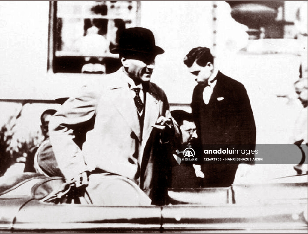 MUSTAFA KEMAL ATATURK, ISTANBUL'DA