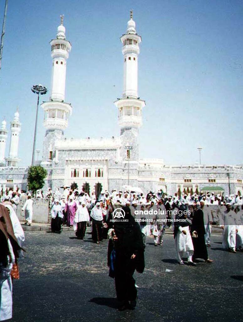 KABE''DE HACI ADAYLARI