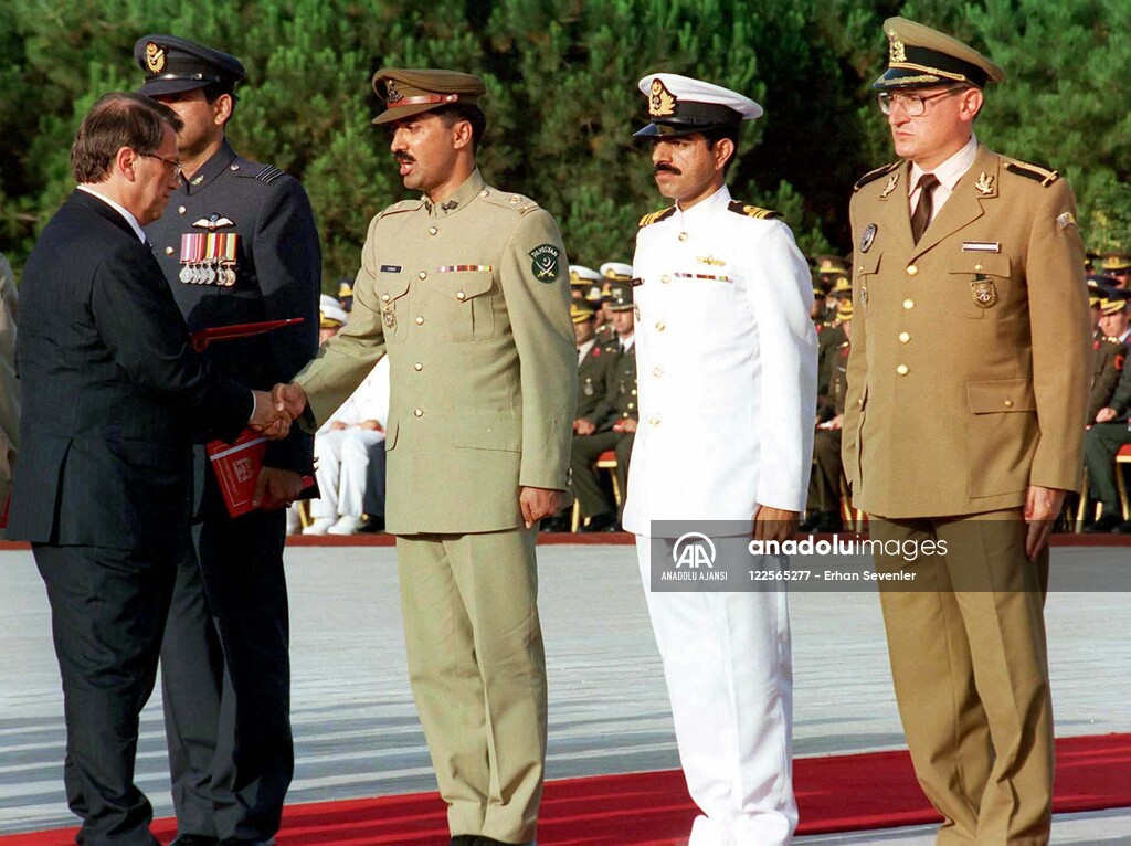 HARP AKADEMILERI MEZUNIYET TORENI