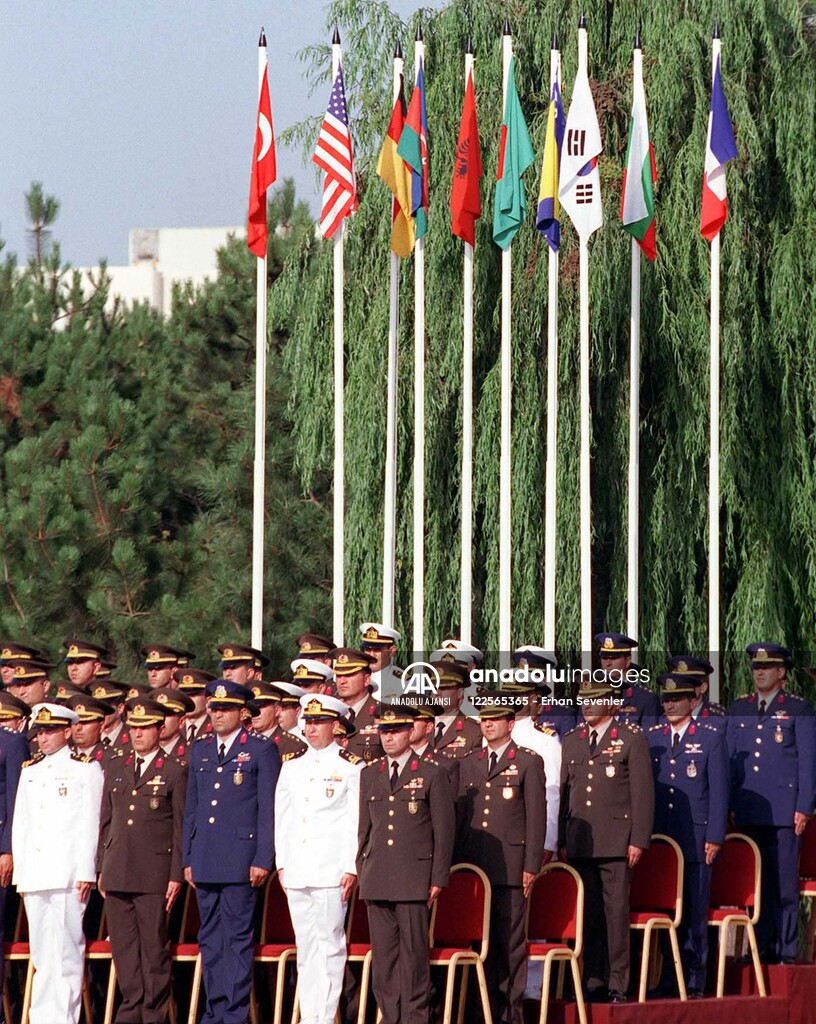 HARP AKADEMILERI MEZUNIYET TORENI