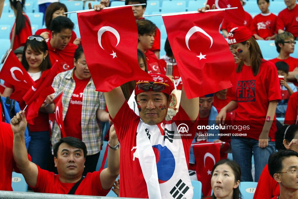 GUNEY KORELI TARAFTARLARIN TURK MILLI TAKIMINA DESTEGI