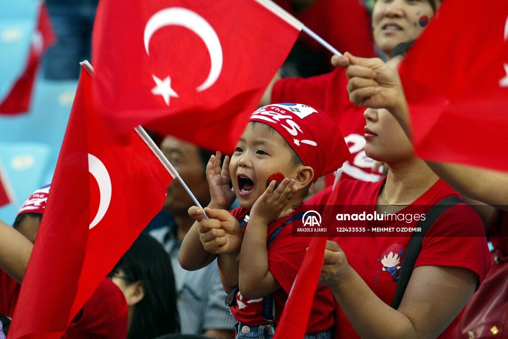 GUNEY KORELI TARAFTARLARIN TURK MILLI TAKIMINA DESTEGI