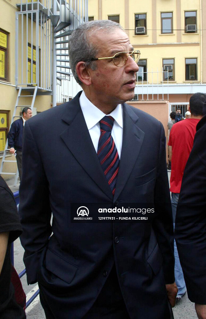 ROCHE ESKI GENEL MUDURU FARUK YONEYMAN'