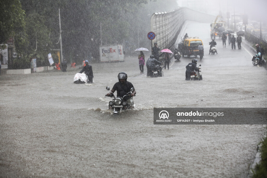 Heavy rain in Mumbai