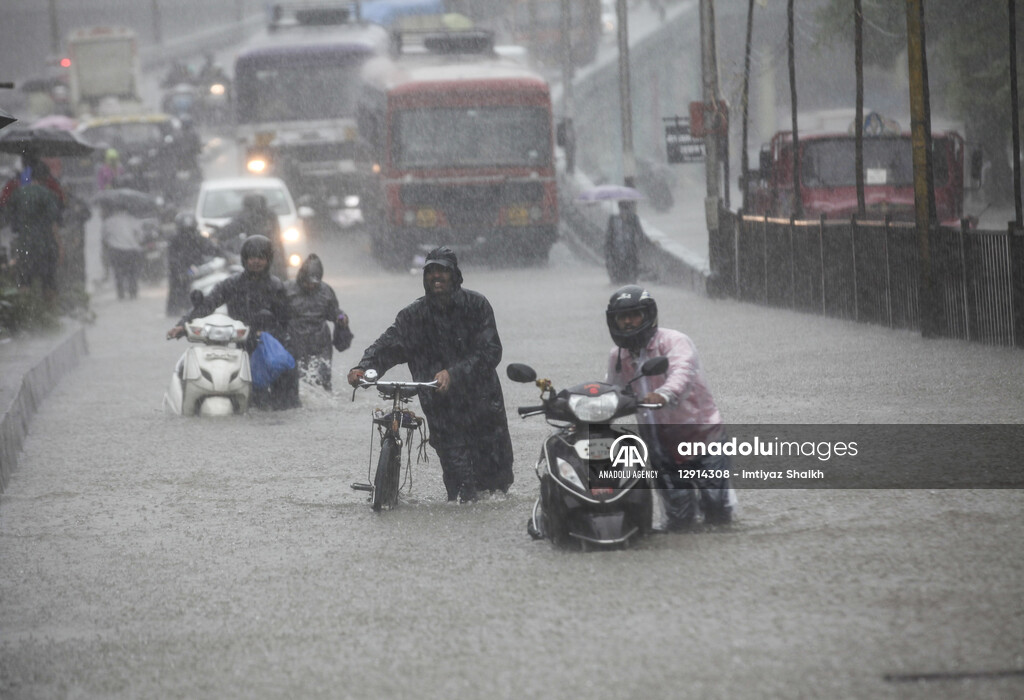 Heavy rain in Mumbai