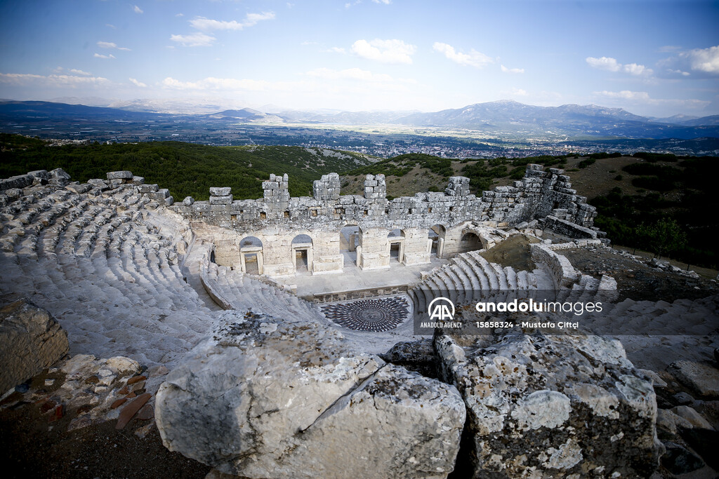 Medusa mosaic opened to visit