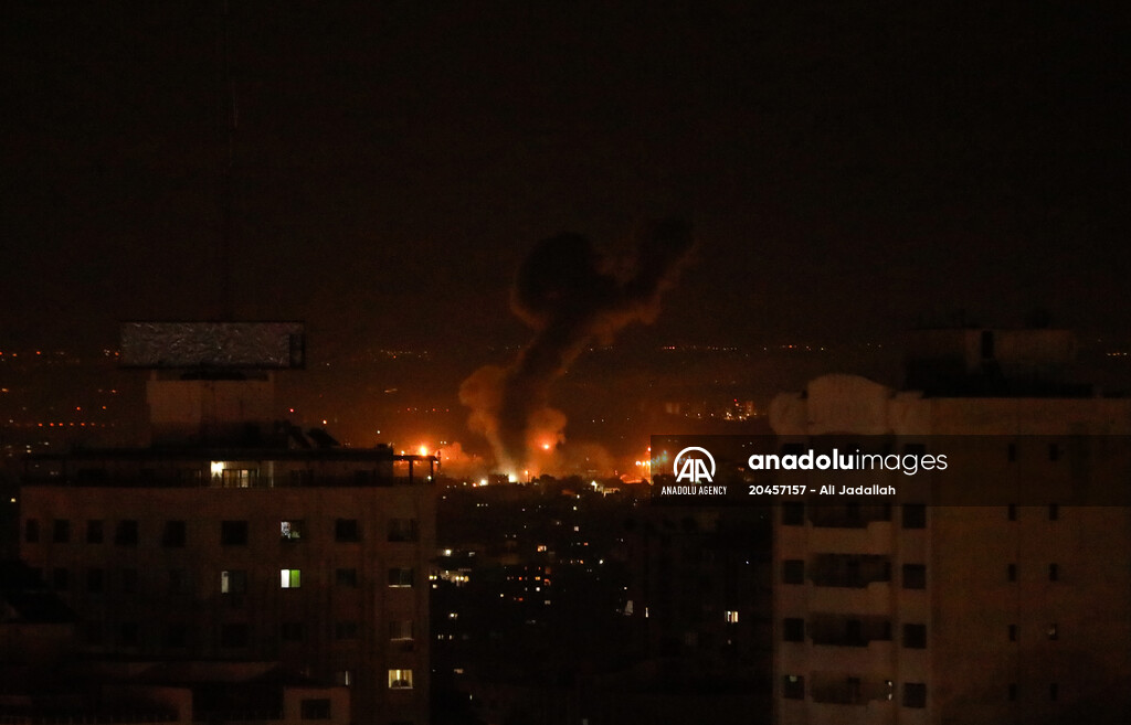 Israeli warplanes hit Gaza